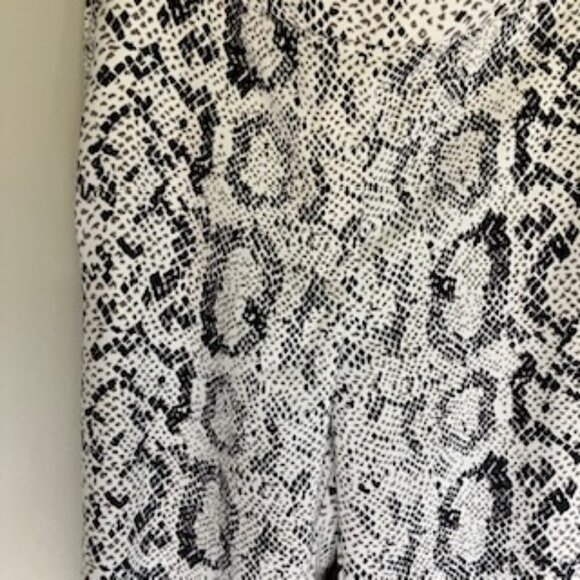 J. Crew Jamie Pant snakeskin , loose fitting, flat front/elastic waist  Size 12 - Picture 4 of 7